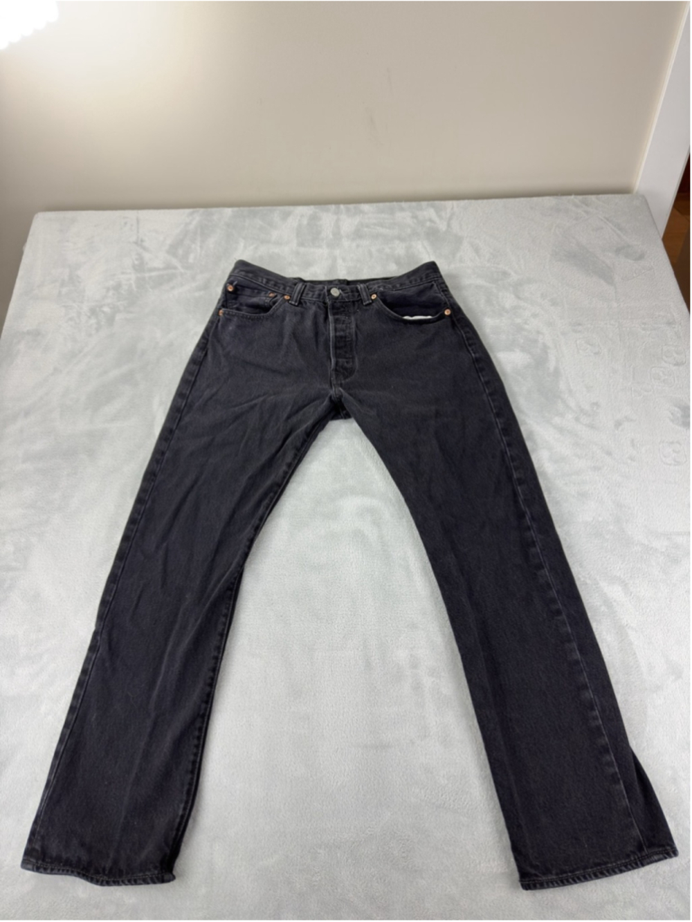 Levi's Jeans Mens 31x28 Black 501 Regular Straight Leg Denim Button Fly Haiti